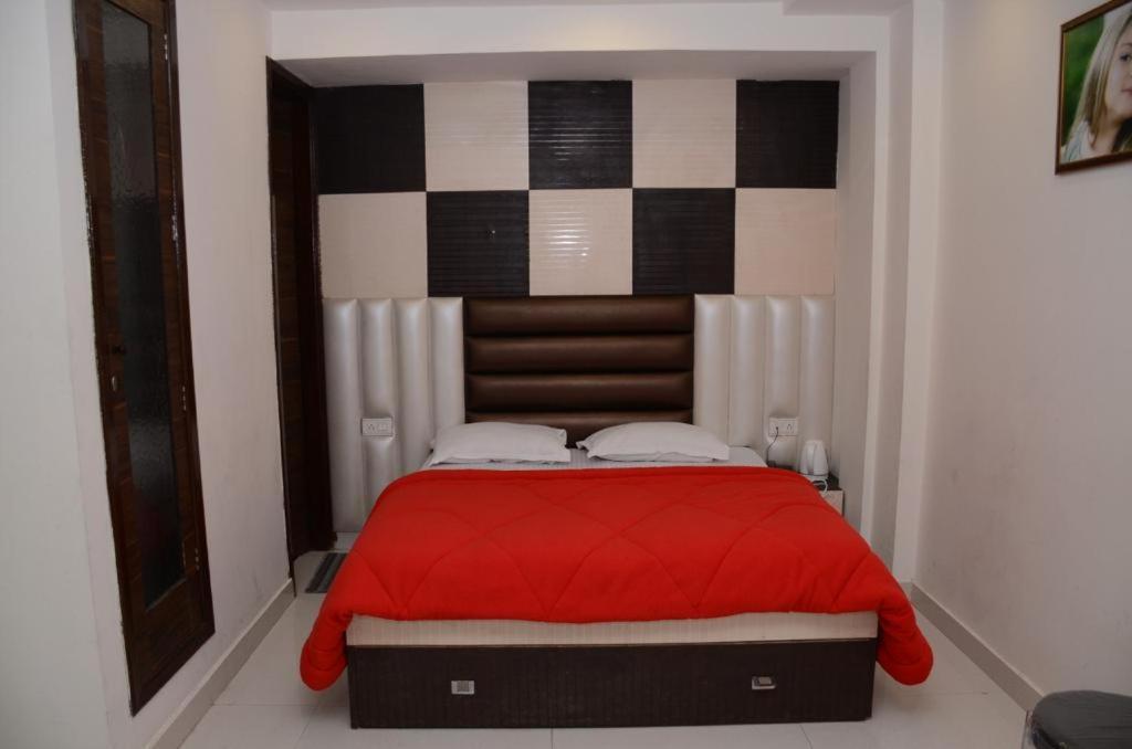 אמריצר Hotel Robin Inn מראה חיצוני תמונה