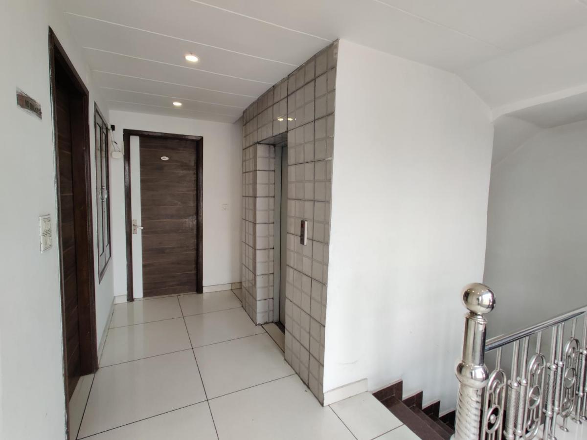 אמריצר Hotel Robin Inn מראה חיצוני תמונה