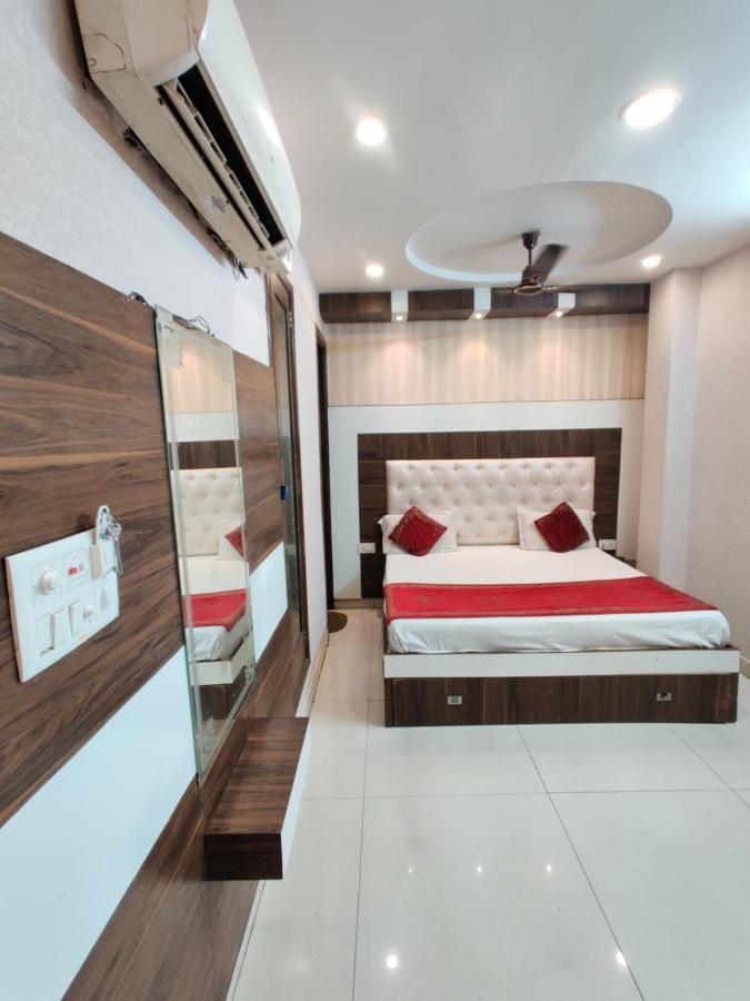 אמריצר Hotel Robin Inn מראה חיצוני תמונה