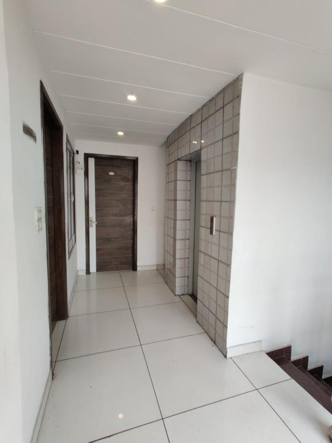 אמריצר Hotel Robin Inn מראה חיצוני תמונה
