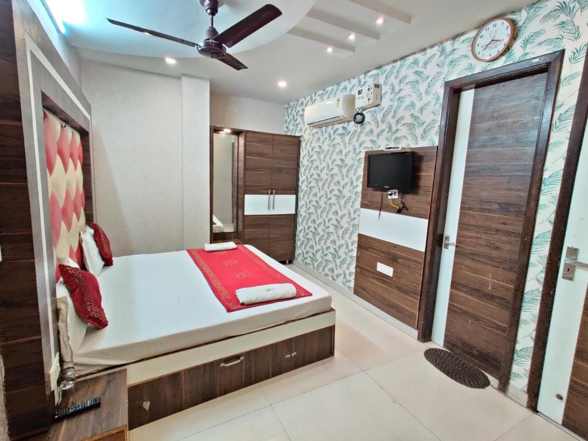 אמריצר Hotel Robin Inn מראה חיצוני תמונה