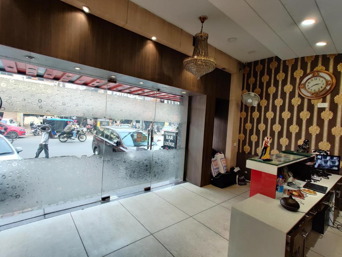 אמריצר Hotel Robin Inn מראה חיצוני תמונה