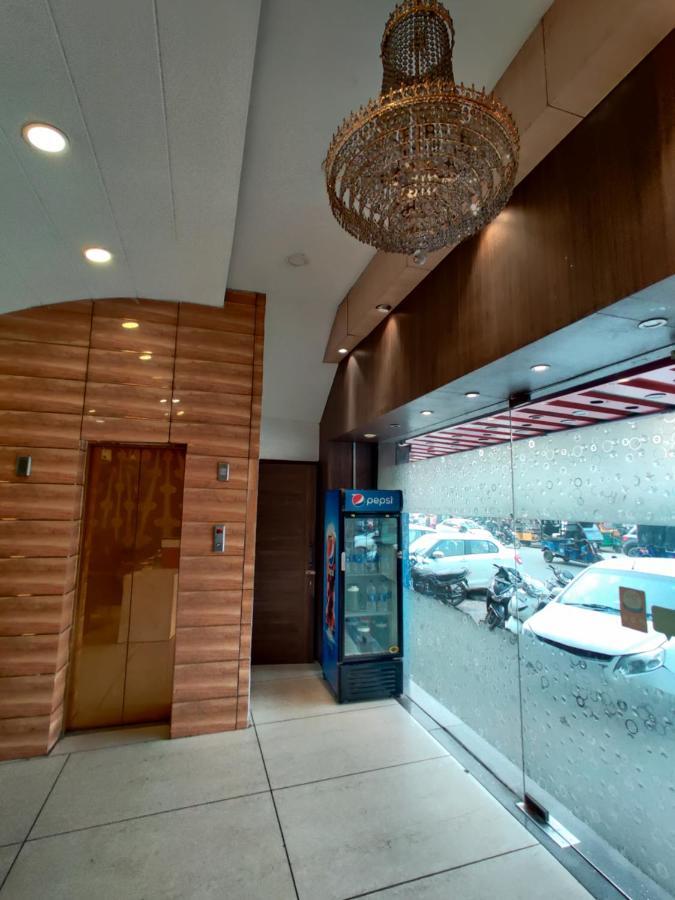 אמריצר Hotel Robin Inn מראה חיצוני תמונה