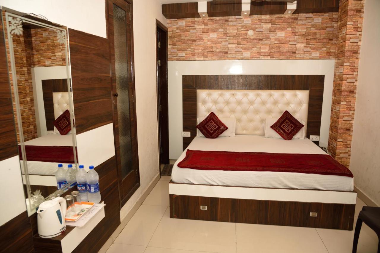 אמריצר Hotel Robin Inn מראה חיצוני תמונה
