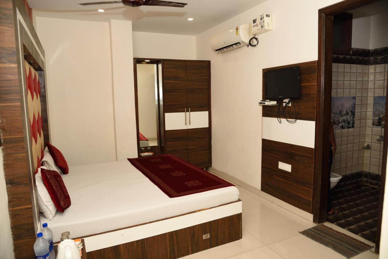 אמריצר Hotel Robin Inn מראה חיצוני תמונה